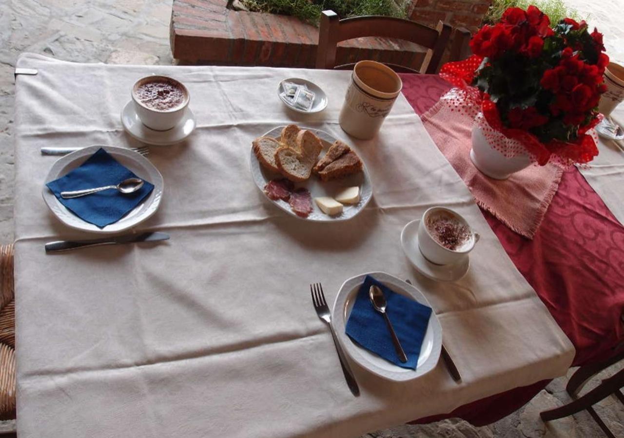 Ristorante Albergo Da Maurizio Cravanzana Extérieur photo